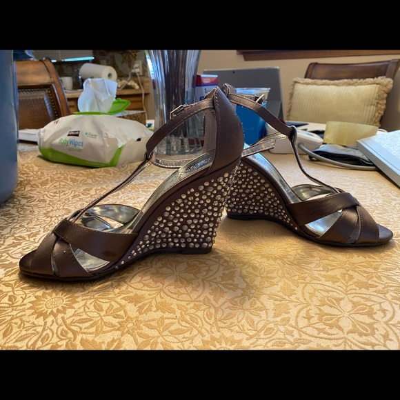 Kenneth Cole reaction dressy wedge sandal - Picture 2 of 4